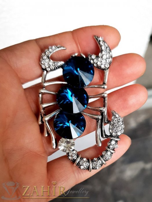 Дамски бижута - Скорпион голяма кристална брошка с изящни сини и бели камъни, размери 6,5 на 3,5 см, сребриста основа - B1256
